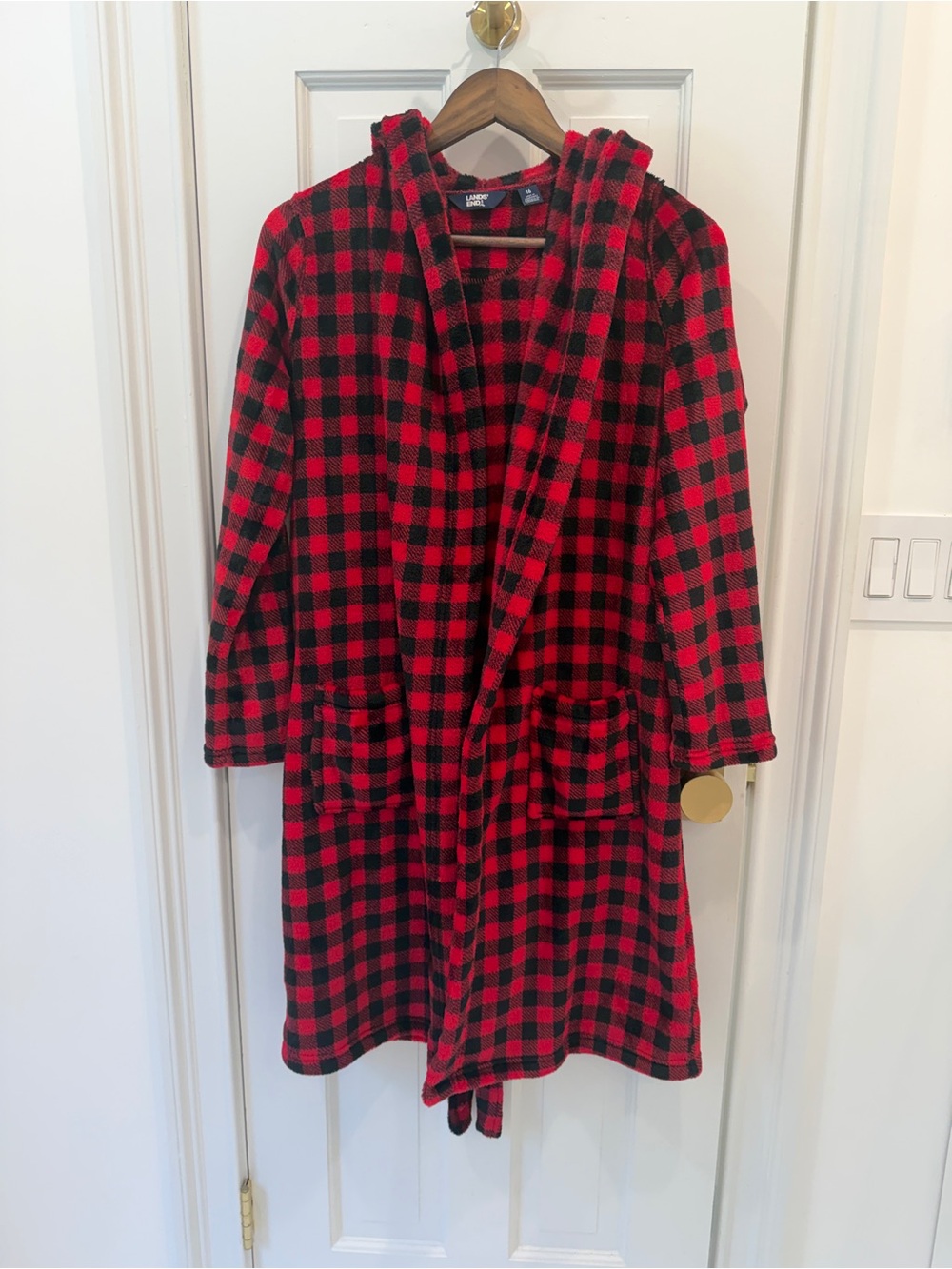 Lands’ End Boys Buffalo Plaid Hooded Robe Red Black Size 16